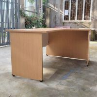 Bàn Làm Việc Gỗ BLVG16.jpg