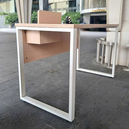 Bàn Làm Việc Chân Sắt BLVCS08.jpg