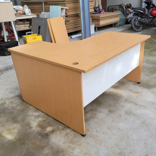 Bàn Làm Việc Gỗ BLVG16.jpg